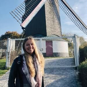 Meet your Posher, Liza